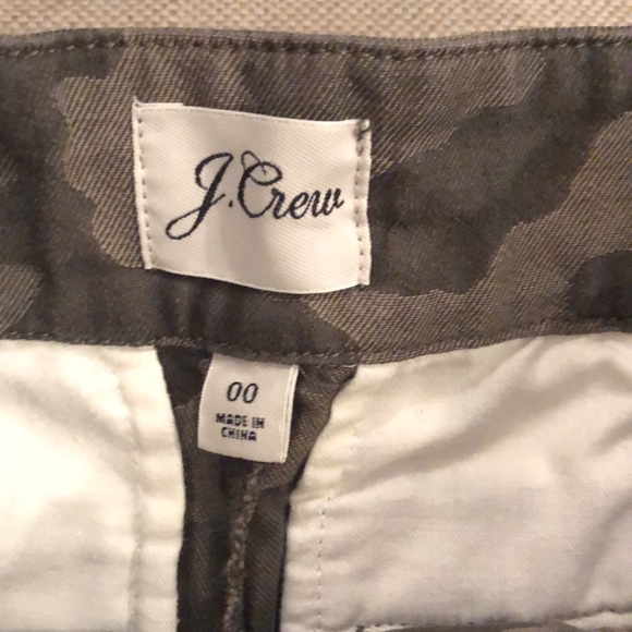 J crew shorts. Like new. Size 00 - Picture 2 of 3